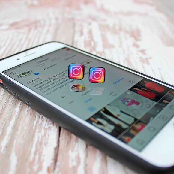 Handmade Instagram Logo Earrings Plastic Back Wood - Picture 1 of 3